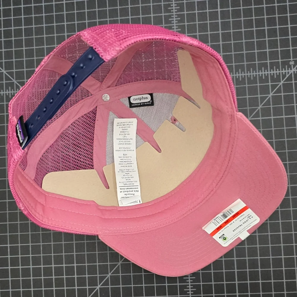 PATAGONIA P-6 LOGO TRUCKER HAT - LIGHT STAR PINK